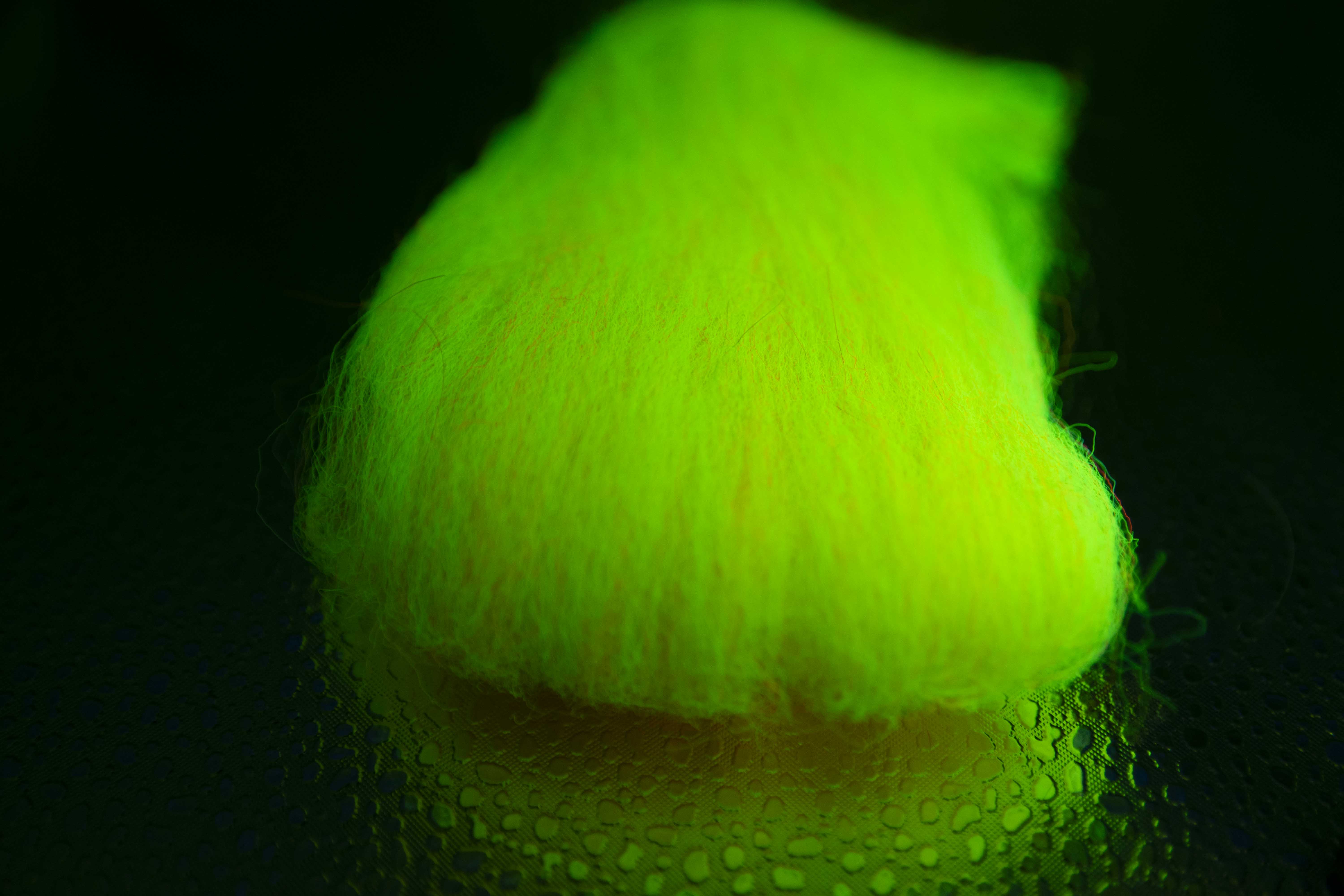 Nuclear Curly Creature dubbing - Fluo Yellow