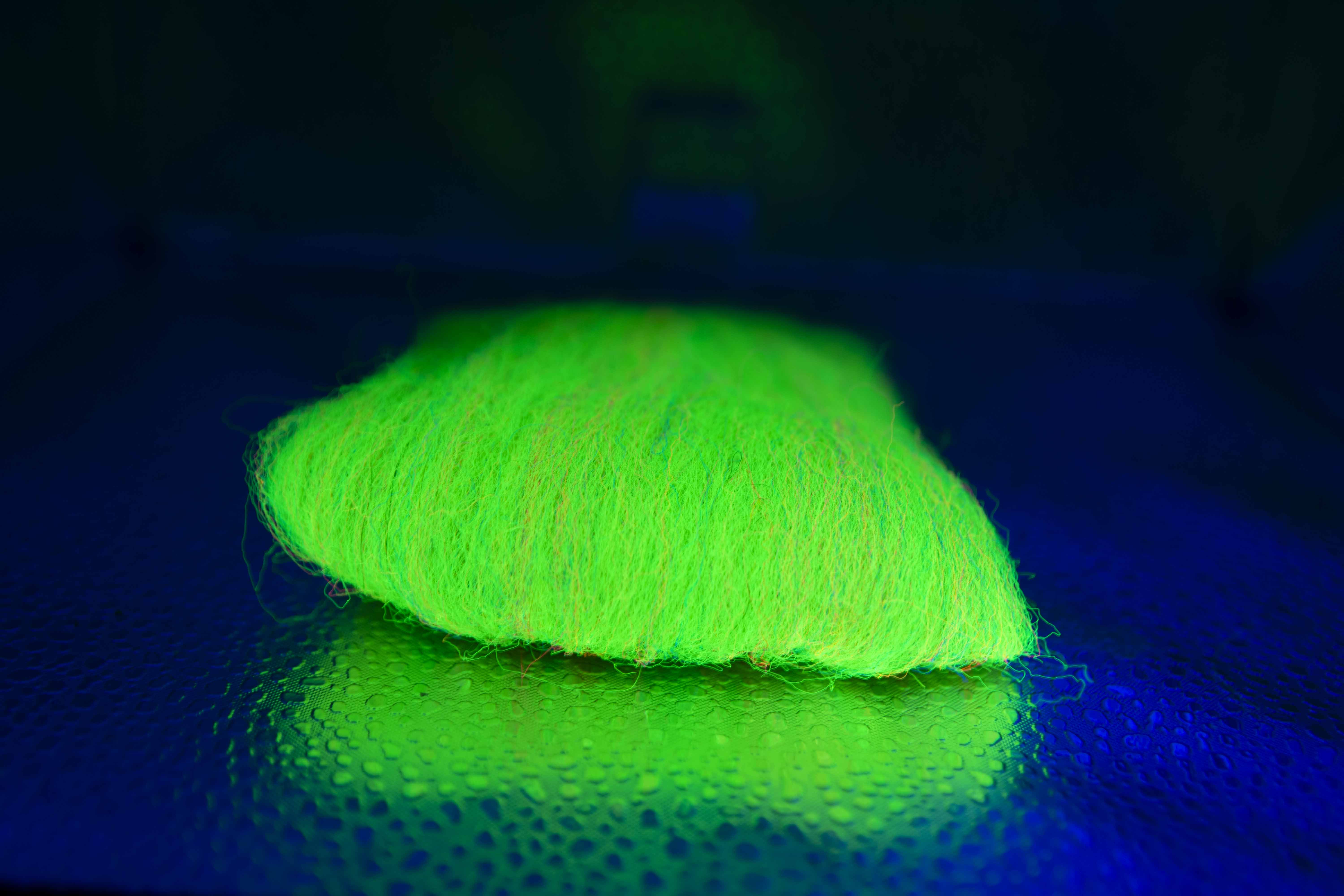 Nuclear Curly Creature dubbing - Fluo Green