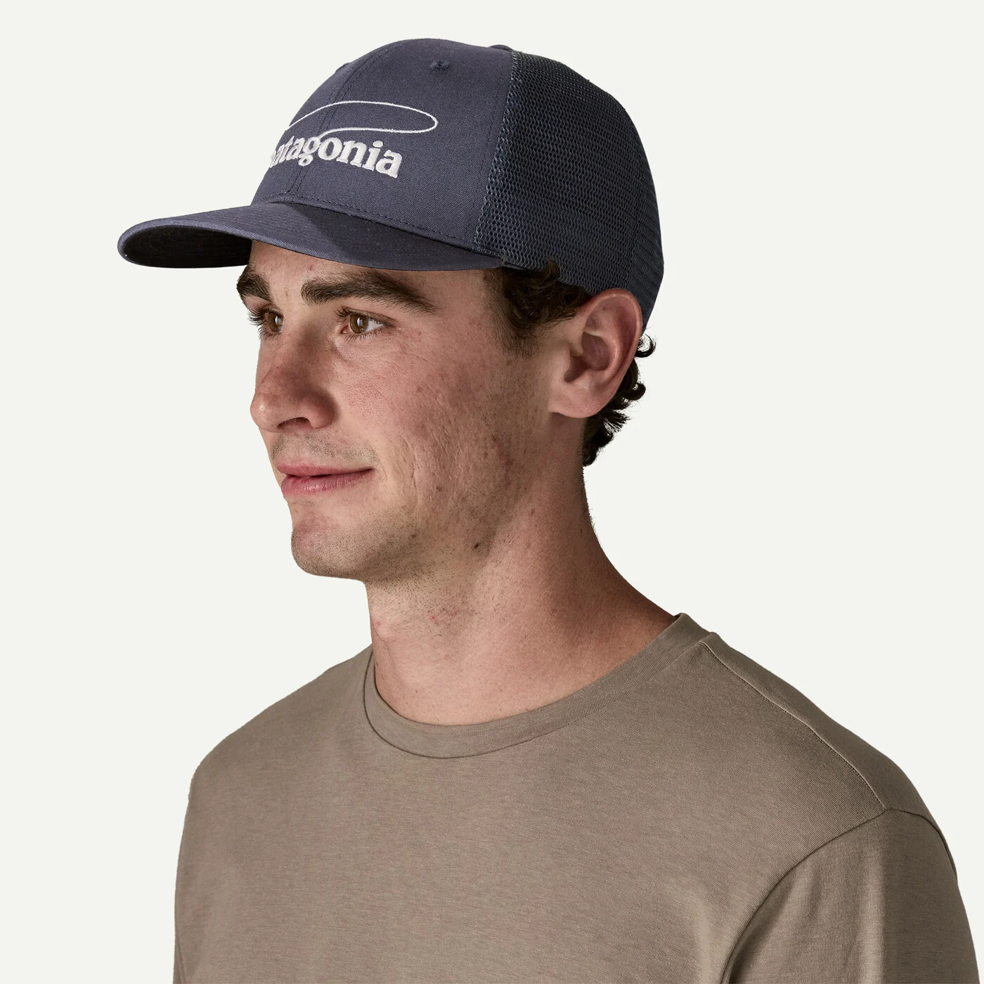 Patagonia Kšiltovka Take a Stand Trucker Hat, Casting Logo: Weathered Stone