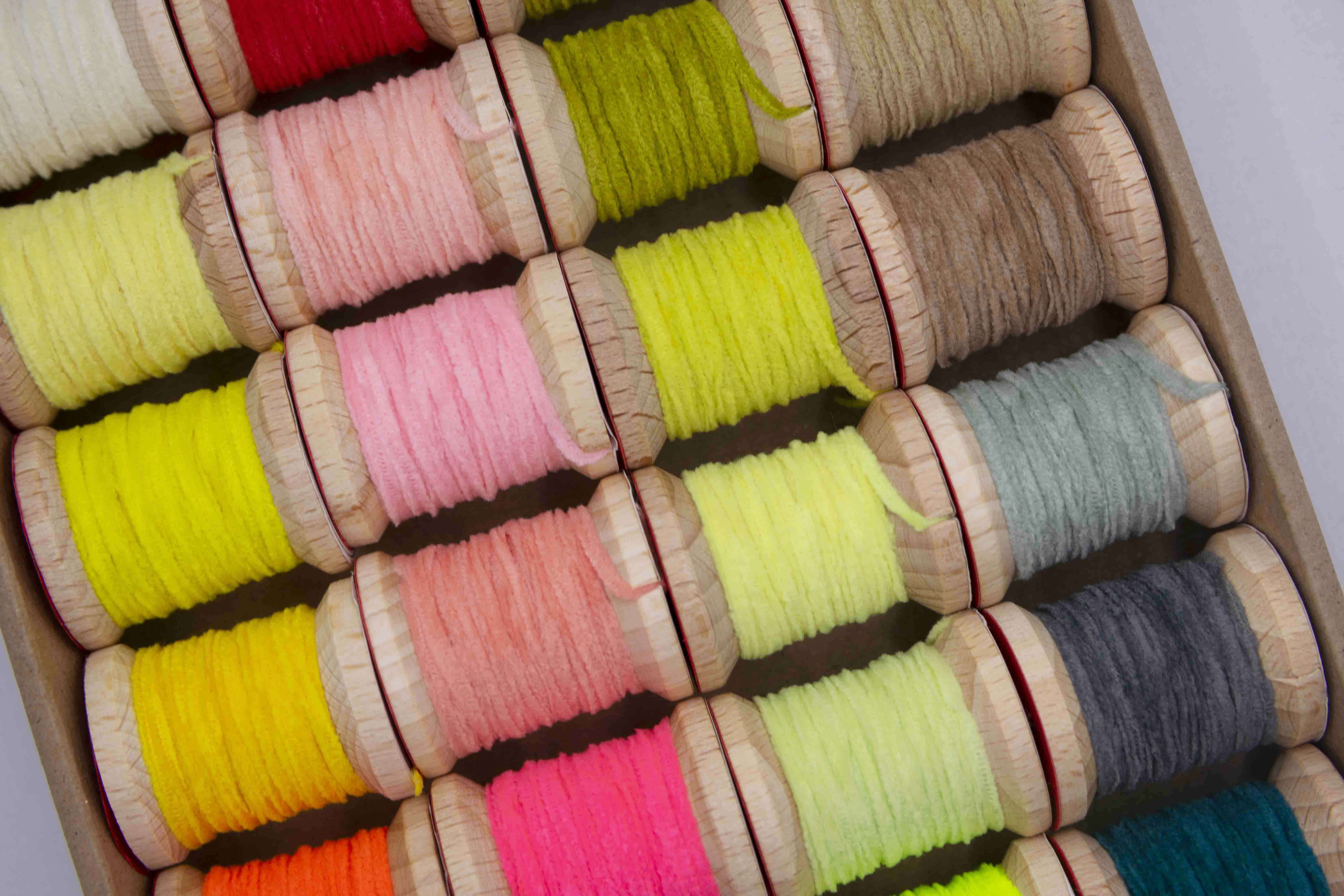 UV CHENILLE - sada 32 barev