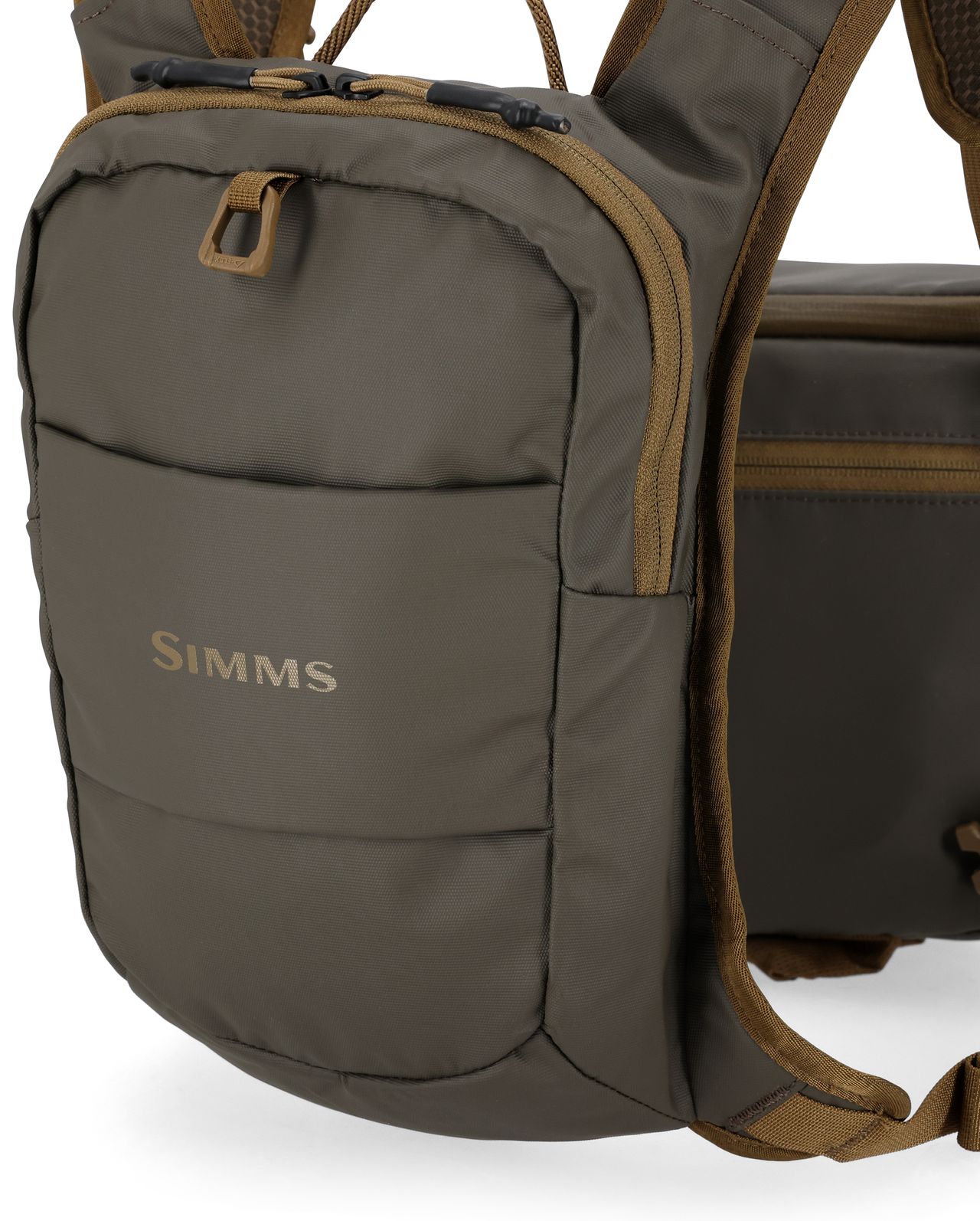 Simms Vesta s batohem Headwaters Chest Pack Hickory