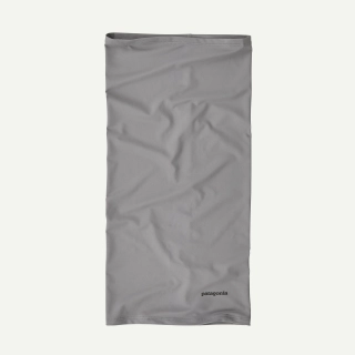 Patagonia Ochranná multifunkční tunel SUN MASK UPF 40+ Forever Grey